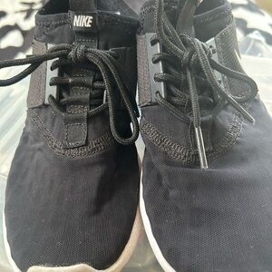 Nike Men's Black Athletic Shoes